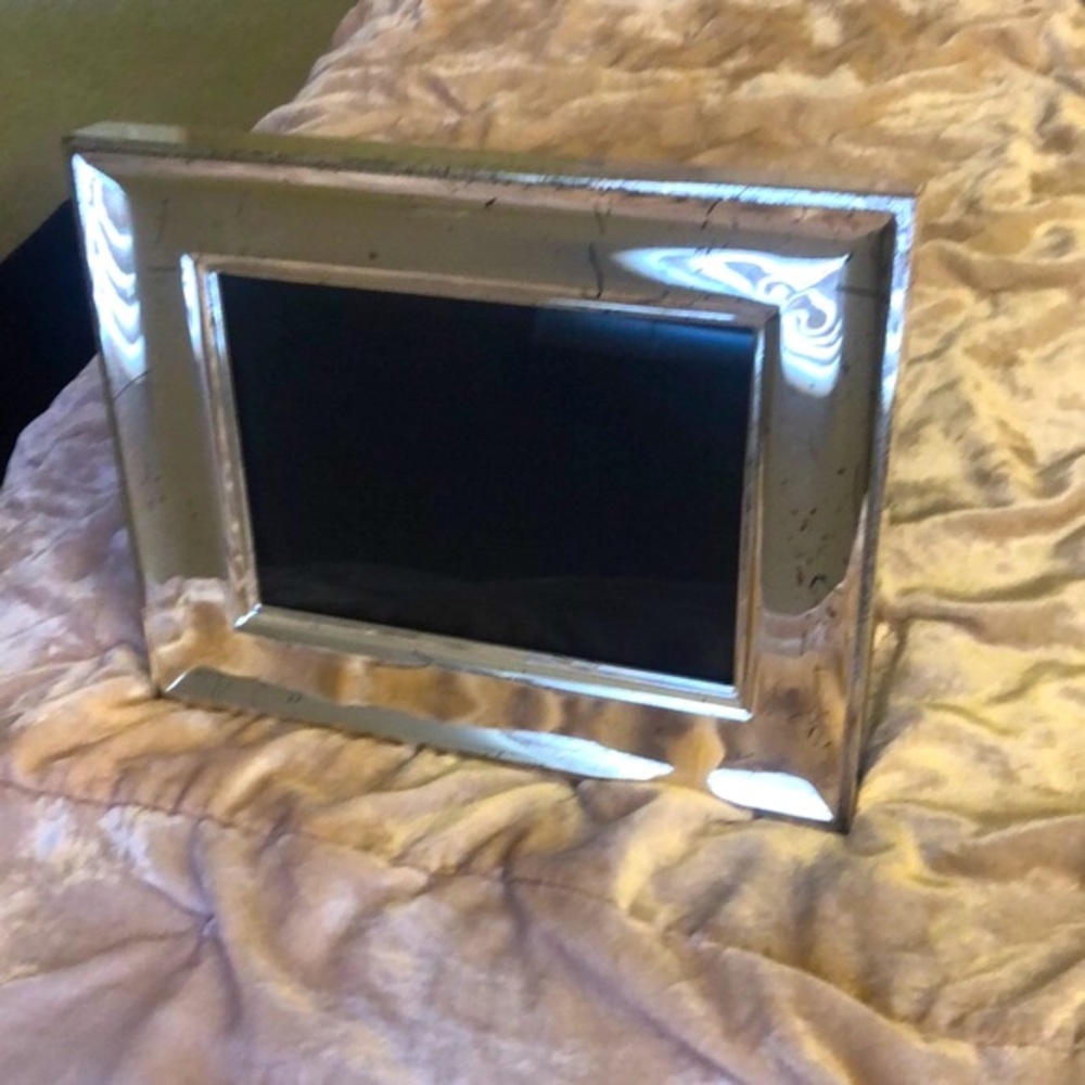 Ralph Lauren Home Silver Picture Frame , 5”X 7” Picture Display